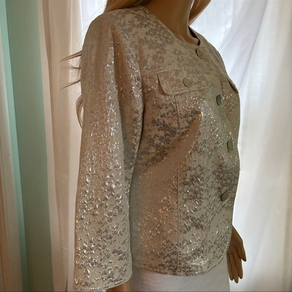 New Without Tags White Blouse With Iridescent Buttons by Ruby Red Size 10 - Picture 2 of 10